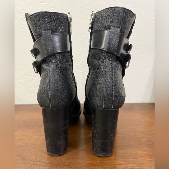 Black Gianni Bini platform boots - Picture 3 of 6